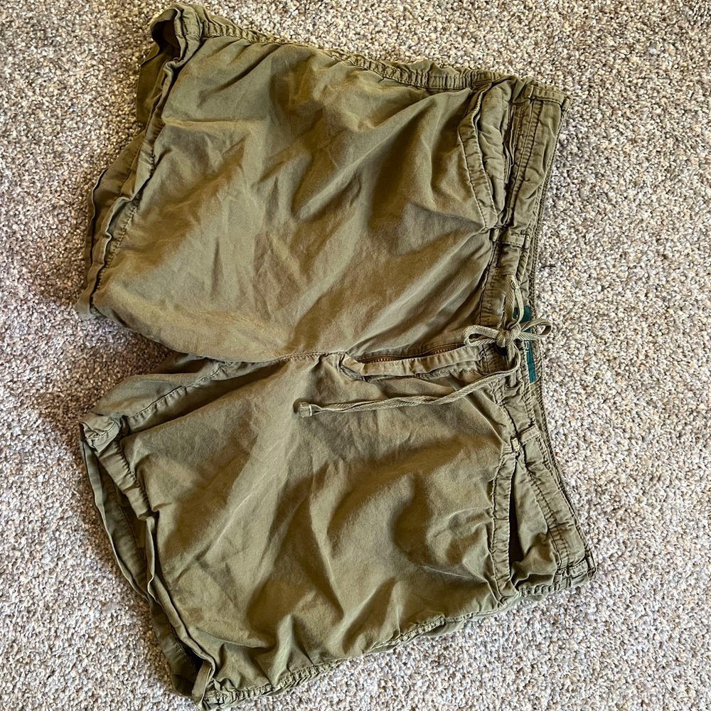 Ralph Lauren women’s size 12 olive shorts